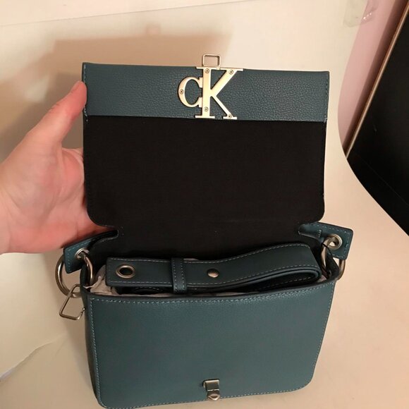 NWT Calvin Klein Jade Archive Hardware Boxy Crossbody Bag Purse - Picture 5 of 11